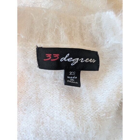 Snowflake Graphic Button Cardigan Sweater XS by 33 Degrees Fluffy Snuggly - Picture 5 of 7